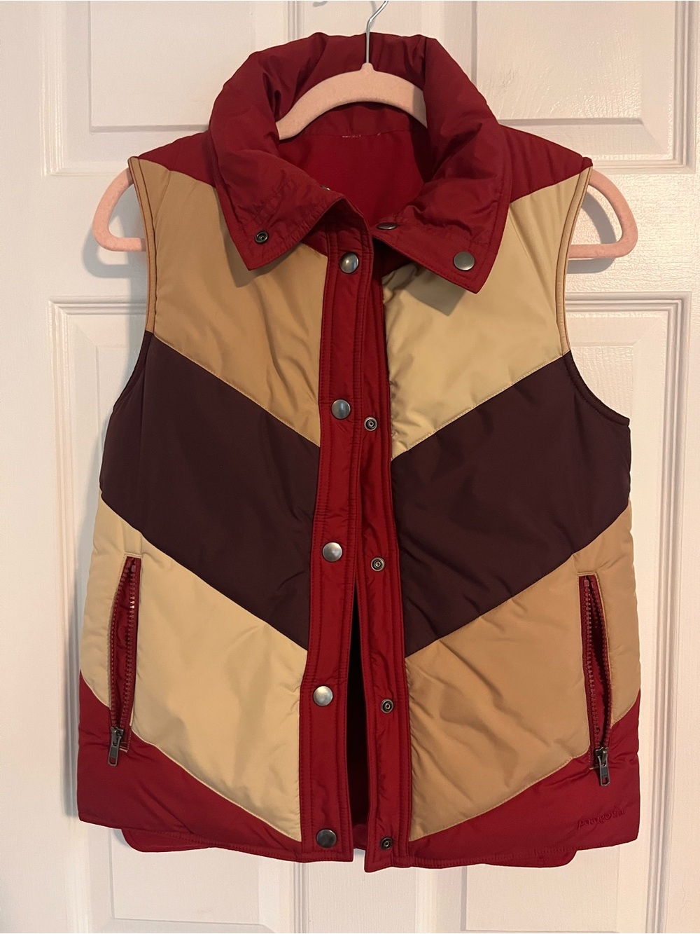Patagonia Mirror Lake
Reversible Vest Red Colorblock Size XS